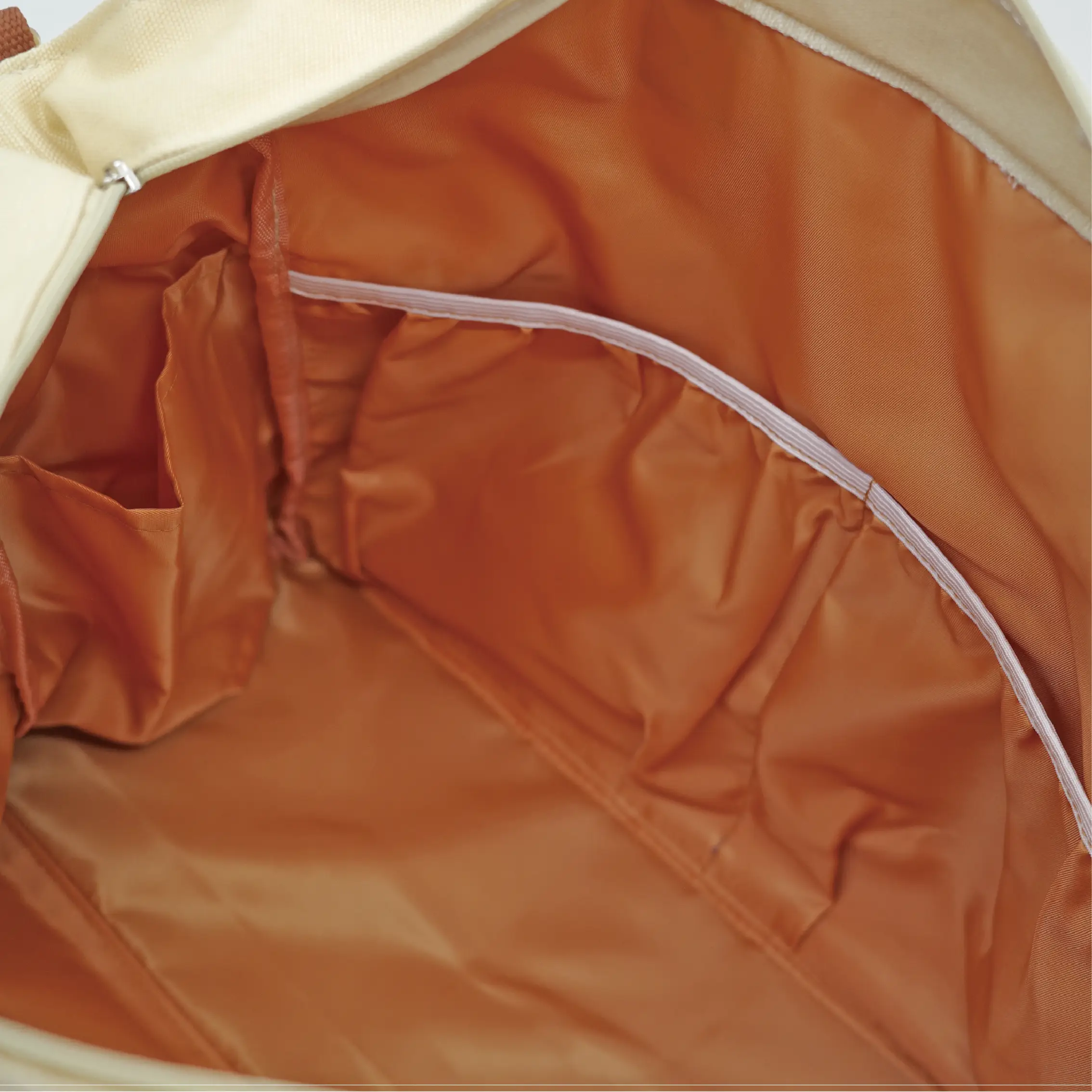 六月初一聯名拉鍊揹袋 - 圖3